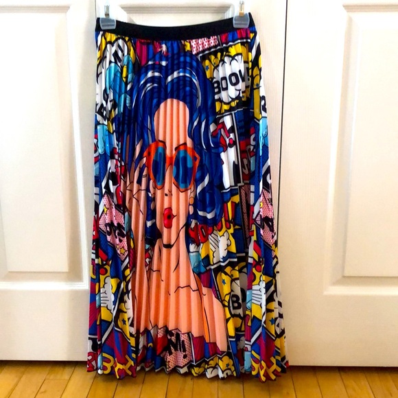 Cute pleated skirt, elastic waistband, fun print. Women’s small. - Picture 2 of 2